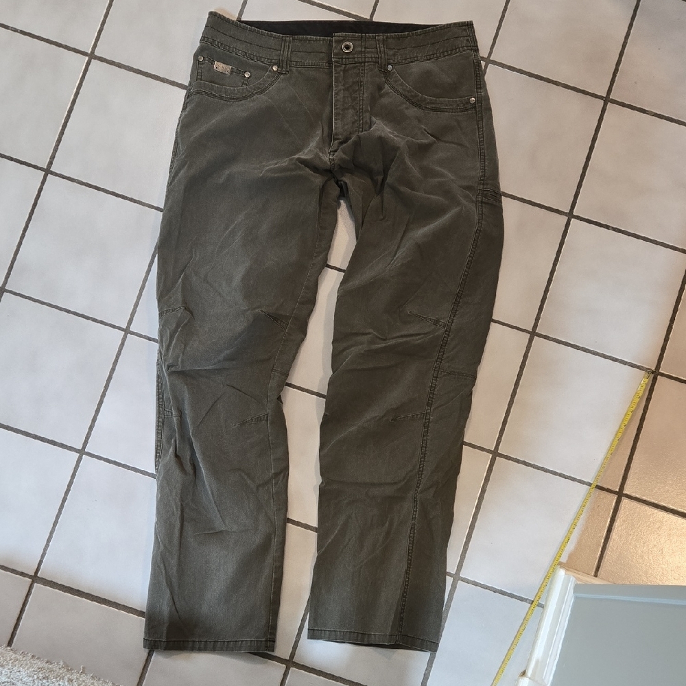 Kuhl Green Chinos Versatile Cotton Blend